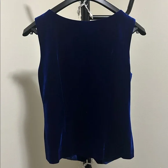 La Hang Vest‎ - Picture 5 of 8